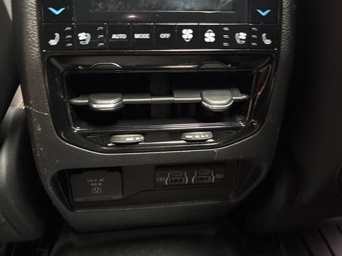 Used 2023 Jeep Grand Cherokee Summit AWD/4WD image 28