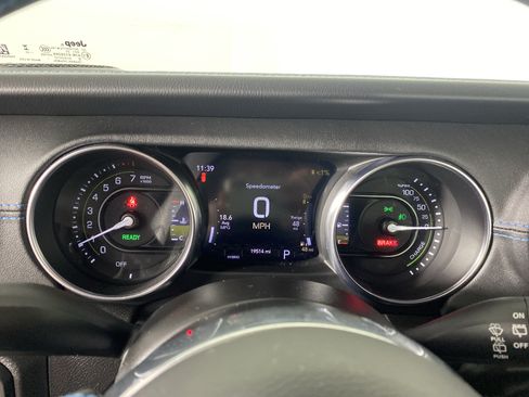 Used 2023 Jeep Wrangler Unlimited Rubicon 4xe AWD/4WD image 20