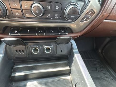 Used 2015 Chevrolet Silverado 2500 High Country w/ High Country Premium Package AWD/4WD image 13
