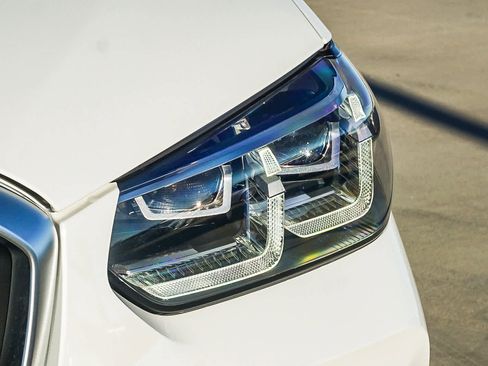 Used 2023 BMW X3 sDrive30i w/ Premium Package image 7