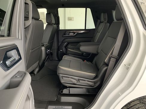 New 2026 GMC Yukon Elevation image 42