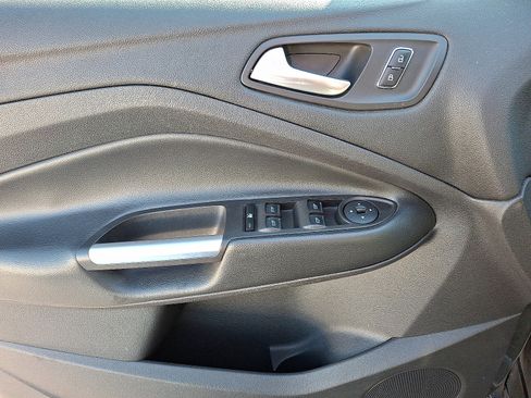 Used 2014 Ford Escape SE image 12