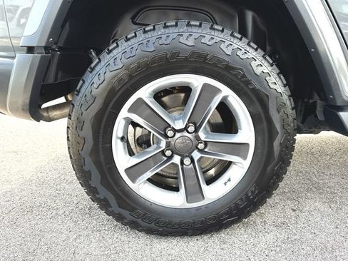 Used 2018 Jeep Wrangler Unlimited Sahara AWD/4WD image 34