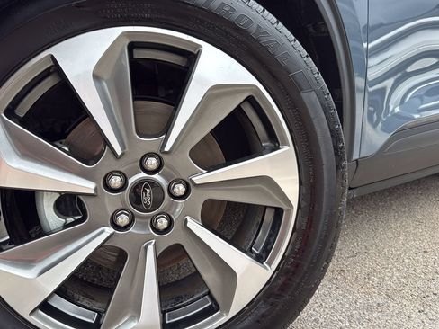 Certified 2023 Ford Escape Platinum w/ Premium Technology Package FWD image 26
