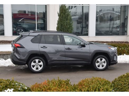 Used 2021 Toyota RAV4 XLE w/ Convenience Package image 3