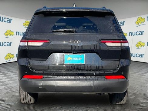 Used 2023 Jeep Grand Cherokee L Laredo AWD/4WD image 5