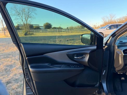 Used 2019 Nissan Murano S image 29