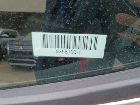 Used 2025 Hyundai Venue SEL FWD image 9