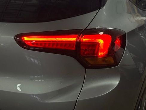 Used 2023 Buick Encore GX Essence w/ Experience Buick Package image 7