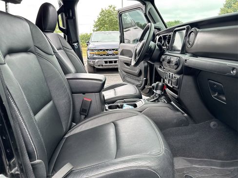 Used 2023 Jeep Gladiator Sport image 22
