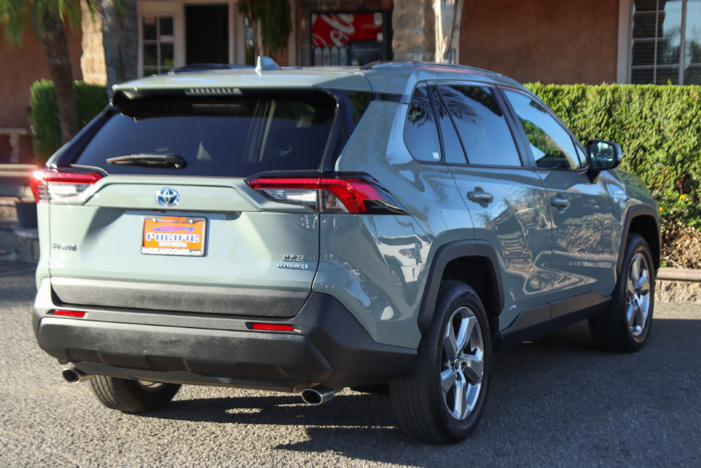 Used 2021 Toyota RAV4 XLE Premium AWD/4WD image 10