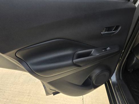 Used 2020 Nissan Kicks SR w/ SR Premium Package FWD image 13