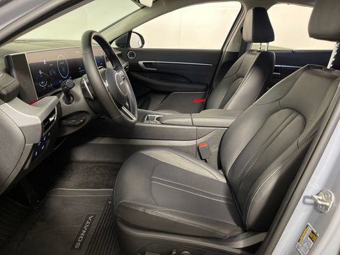 Certified 2025 Hyundai Sonata Limited FWD image 12