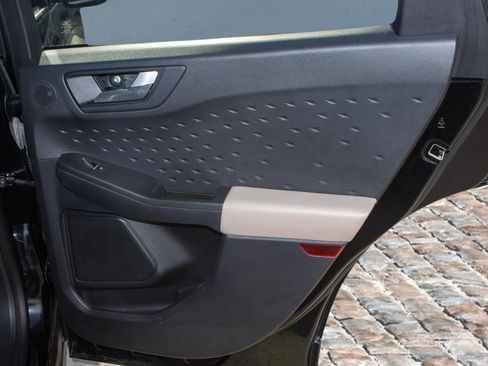 Used 2020 Ford Escape Titanium w/ Titanium Premium Package 2.0 image 31