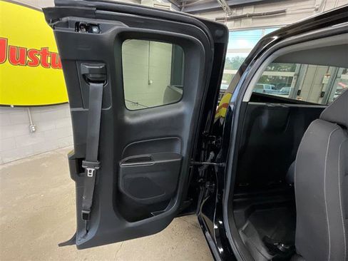 Used 2022 Chevrolet Colorado LT w/ Fleet Safety Package RWD image 21
