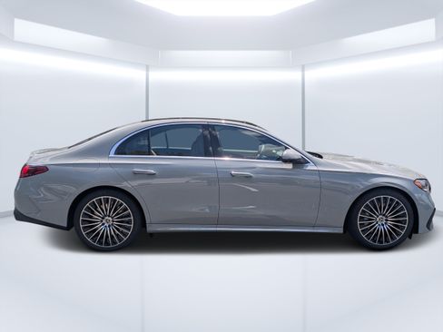New 2026 Mercedes-Benz E 450 4MATIC Sedan image 2