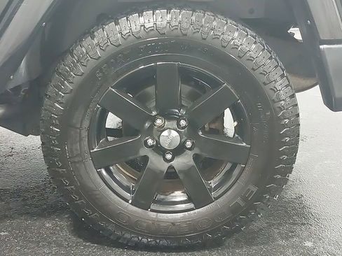 Used 2015 Jeep Wrangler Sahara w/ Dual Top Group image 35