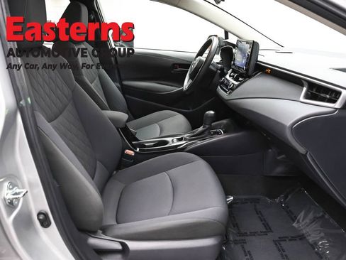Used 2022 Toyota Corolla LE FWD image 23