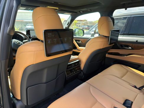 Used 2026 Lexus LX 700h Luxury AWD/4WD image 23