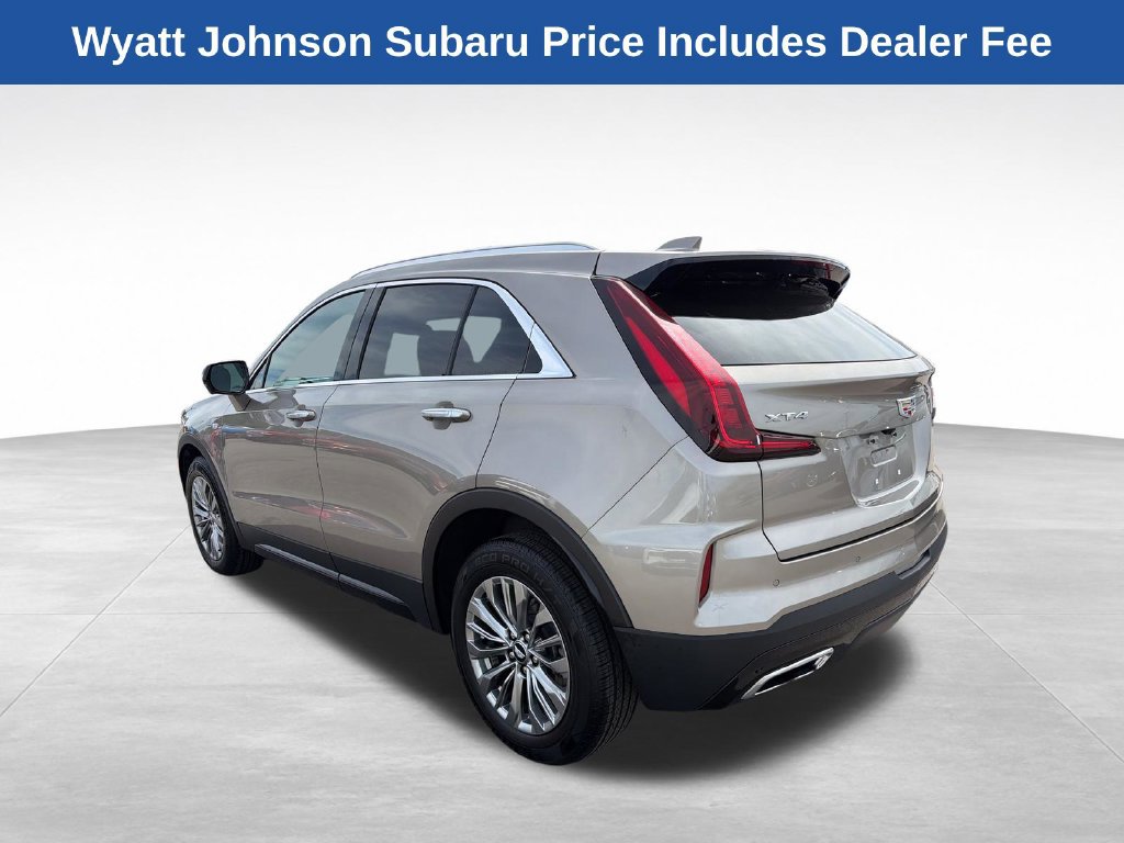 Used 2025 Cadillac XT4 Premium Luxury FWD image 7
