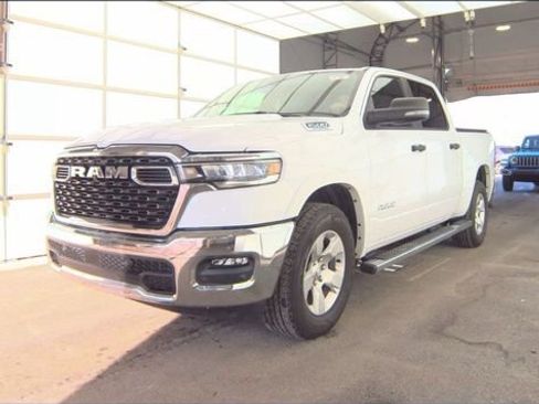 Used 2025 RAM 1500 Big Horn AWD/4WD image 1