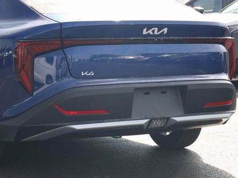 New 2025 Kia K4 LXS image 8