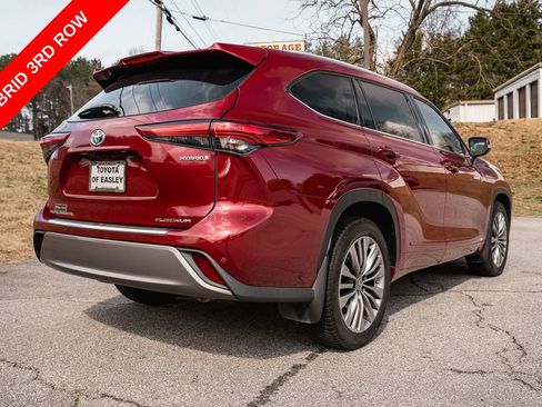 Certified 2021 Toyota Highlander Platinum AWD/4WD image 8