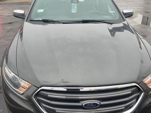 Used 2018 Ford Taurus Limited image 2