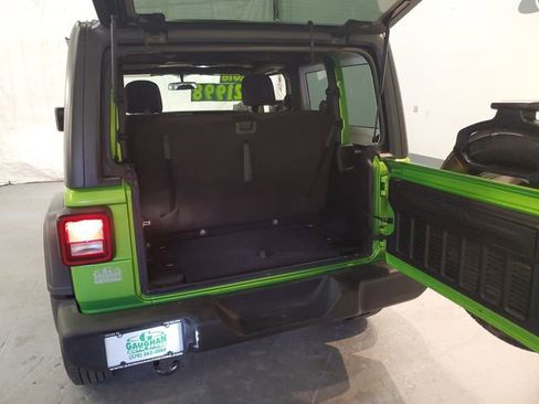 Used 2018 Jeep Wrangler Sport AWD/4WD image 6