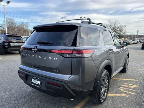 Certified 2025 Nissan Pathfinder SV AWD/4WD image 8