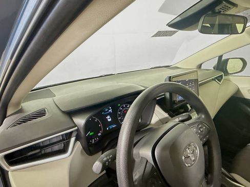 Used 2025 Toyota Corolla LE w/ LE Premium Package image 21