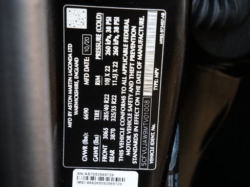 Used 2021 Aston Martin DBX image 24