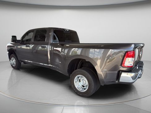 Used 2024 RAM 3500 Tradesman w/ Chrome Appearance Group AWD/4WD image 12