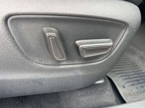 Used 2021 Toyota Highlander XLE image 36