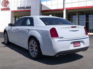 Used 2019 Chrysler 300 Limited RWD video 3