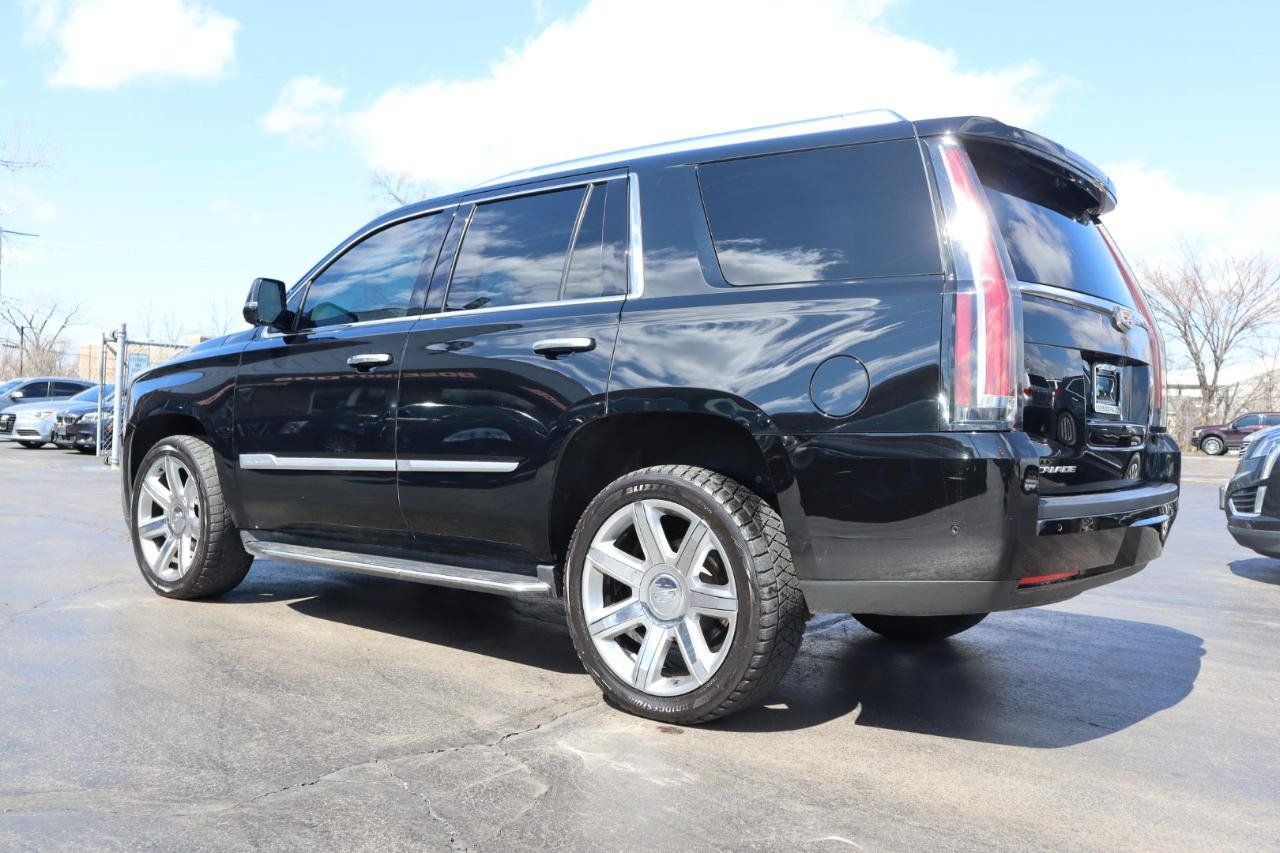 Used 2020 Cadillac Escalade Luxury RWD image 3
