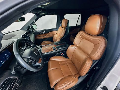 Used 2019 Lincoln Navigator Reserve w/ Cargo Package AWD/4WD image 13