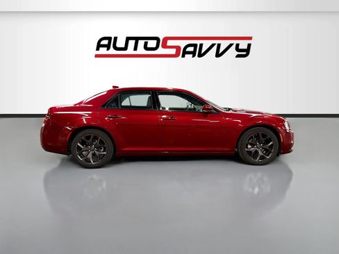 Used 2022 Chrysler 300 S RWD image 8
