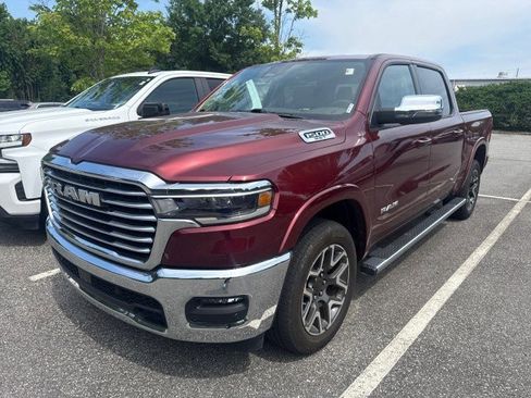 Used 2025 RAM 1500 Laramie AWD/4WD image 2