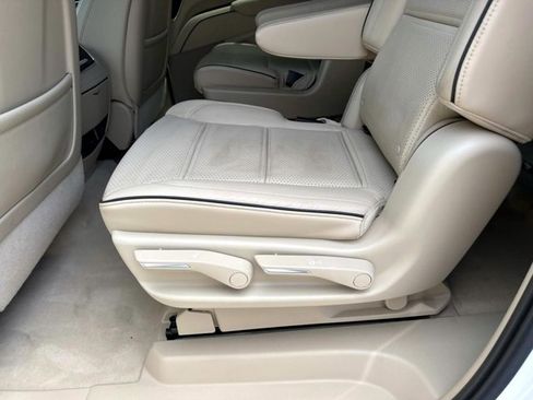 Used 2022 Cadillac Escalade ESV Premium Luxury AWD/4WD image 14