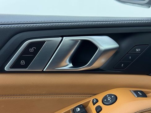 Used 2024 BMW X5 xDrive50e w/ Parking Assistance Package image 18