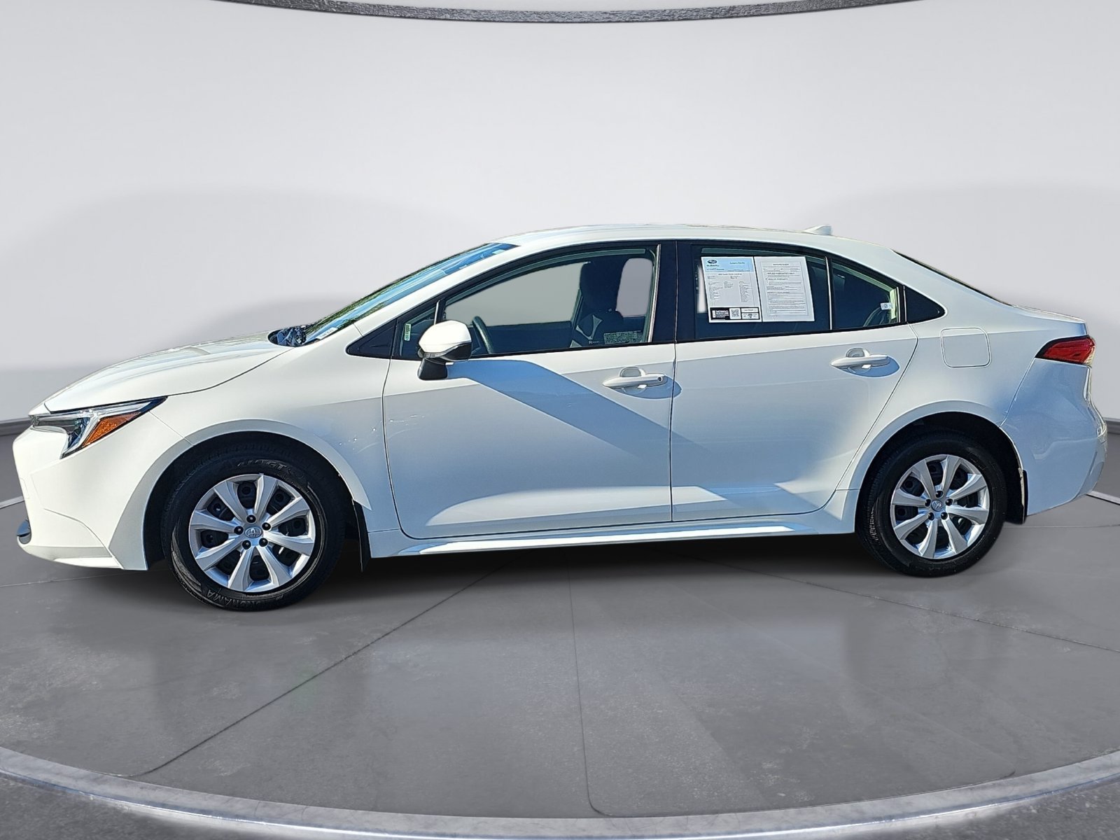 Used 2026 Toyota Corolla LE FWD image 6