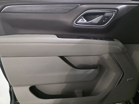 Certified 2023 GMC Yukon SLT w/ SLT Luxury Package image 11