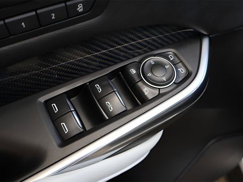 Used 2024 Cadillac XT4 Sport image 11