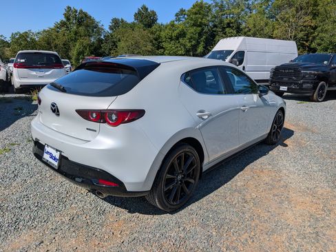 Used 2024 MAZDA MAZDA3 s FWD image 5