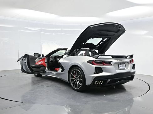 Used 2023 Chevrolet Corvette Stingray Preferred Cpe w/ Z51 Performance Package RWD image 47