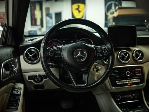 Used 2019 Mercedes-Benz GLA 250 image 16