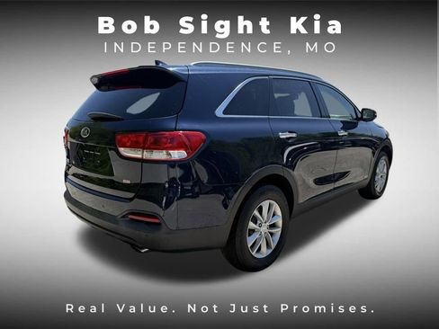 Used 2018 Kia Sorento AWD image 8