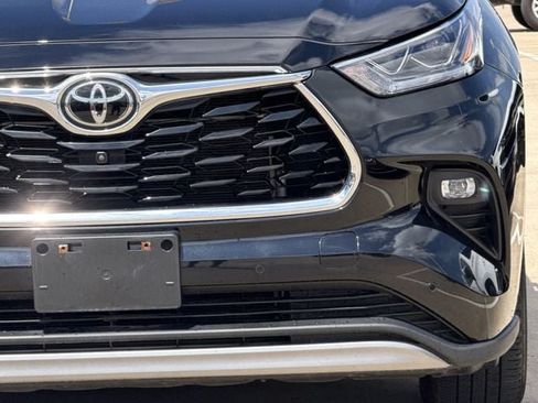 Used 2024 Toyota Highlander Platinum AWD/4WD image 9