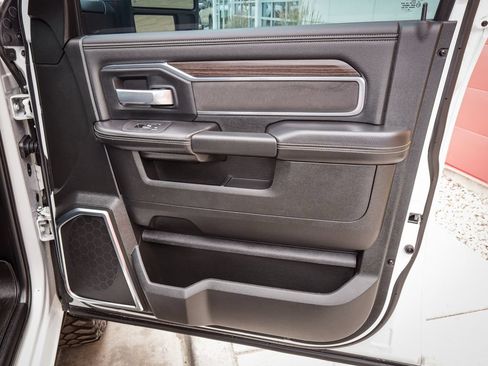 Used 2026 RAM 2500 Laramie AWD/4WD image 25